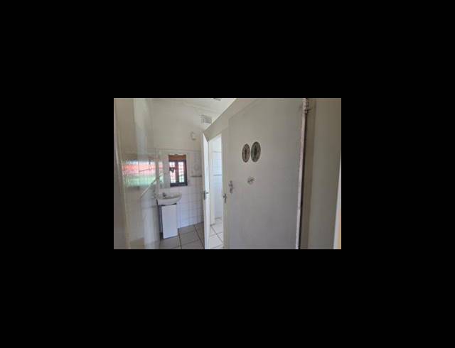 880M² BUSINESS CENTRE TO LET IN BENONI CENTRAL
